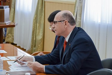 Почетным оренбуржцам увеличат выплаты